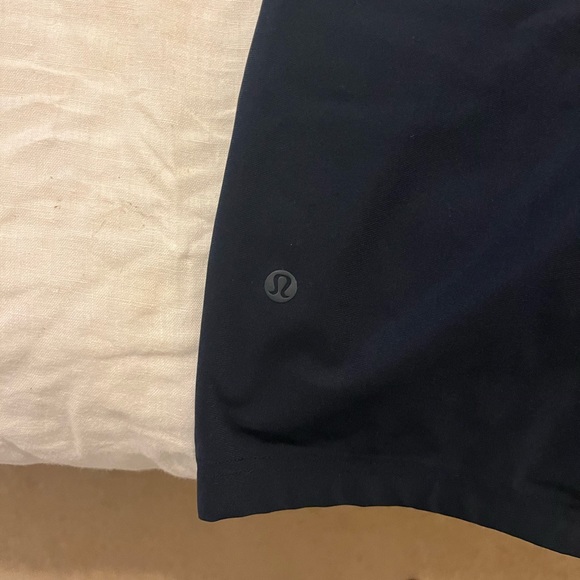 Mens navy lululemon shorts - Picture 3 of 3